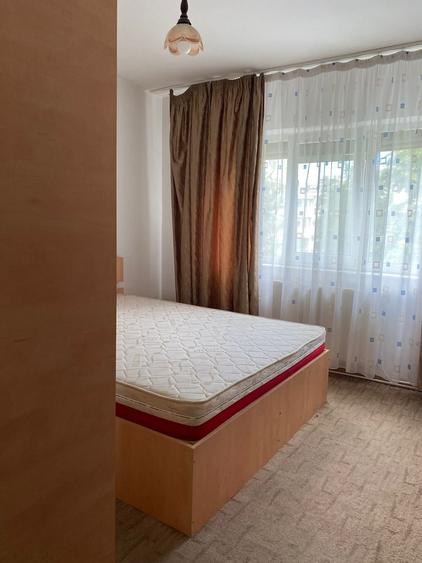 Apartament cu 2 camere decomandat în Popa Șapcă