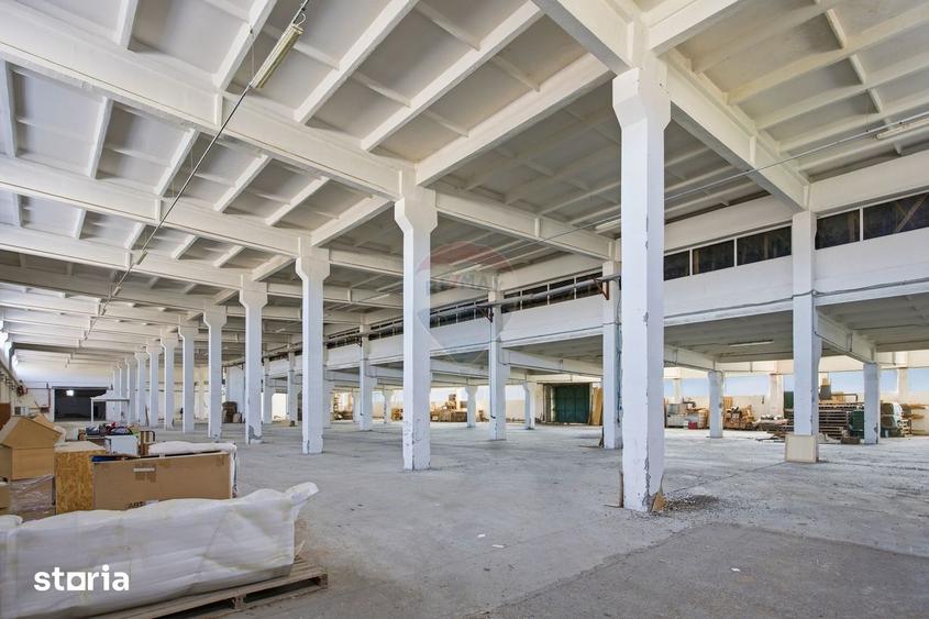 Spațiu comercial, de 11,500 mp, în Central