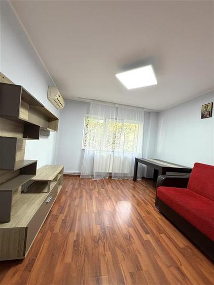 Apartament cu 2 camere decomandat în Metalurgie