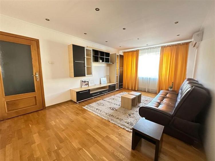 Apartament cu 3 camere decomandat, mobilat în Fabric