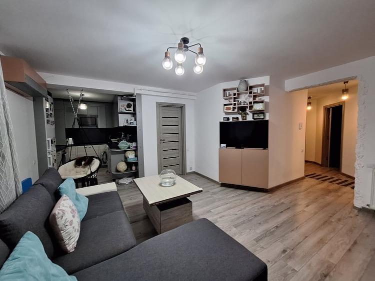 Apartament cu 3 camere semidecomandat, mobilat în Florești — fotografia 2
