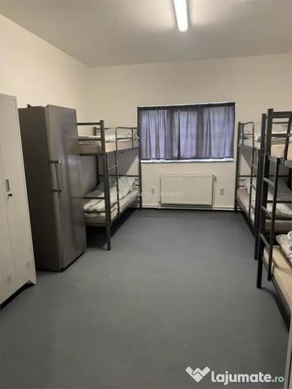 Casă cu 20 camere cu Teren 300 Mp în Central