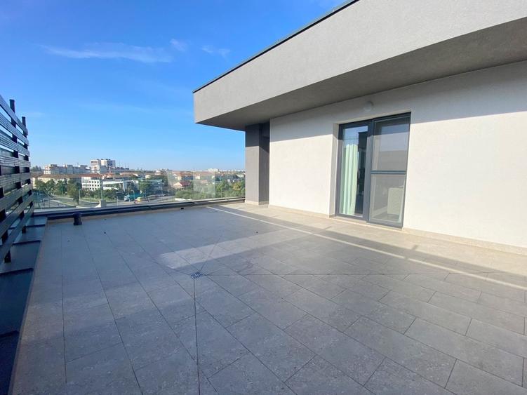 Apartament cu 2 camere semidecomandat, mobilat în Soarelui