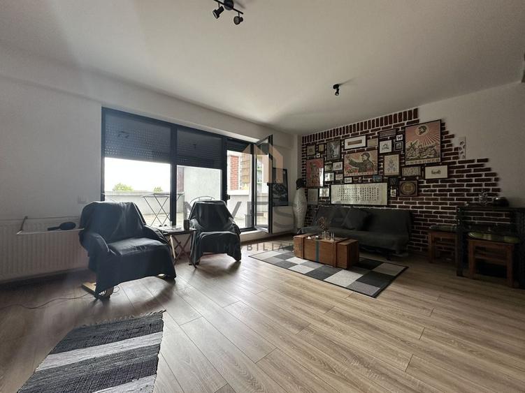 Apartament cu 2 camere semidecomandat, mobilat în Sopor