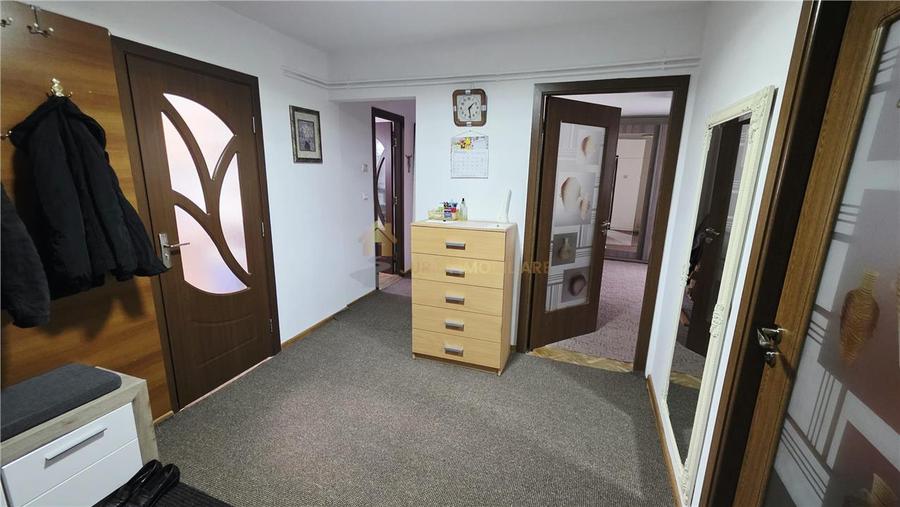 Apartament cu 4 camere decomandat, mobilat în Mănăștur