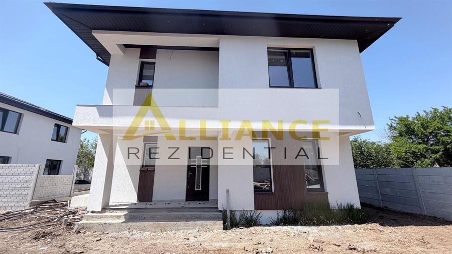 Casă individuală cu 4 camere cu Canalizare în Berceni