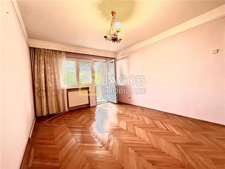 Apartament cu 2 camere decomandat în Energiei