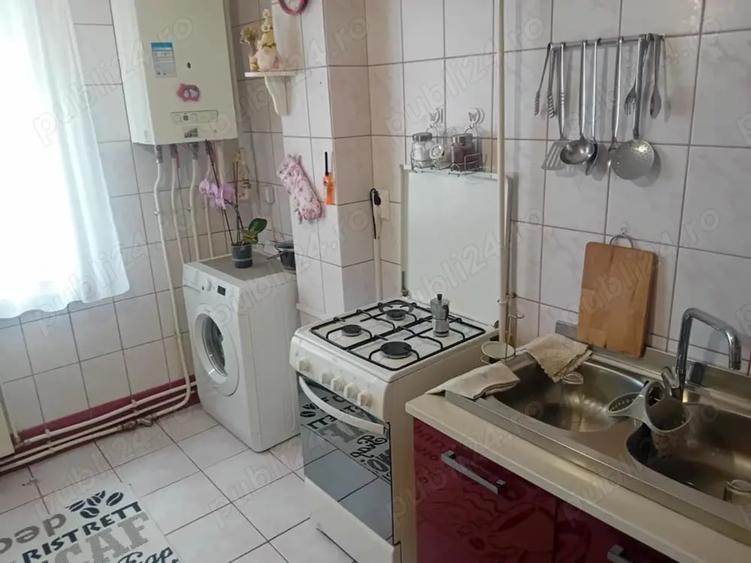 Apartament cu 3 camere decomandat în Precista