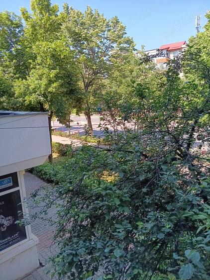 Casă cu 2 camere decomandat în Central