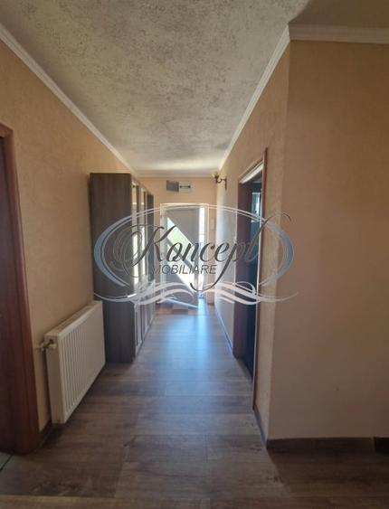 Apartament cu 3 camere semidecomandat, mobilat în Zorilor