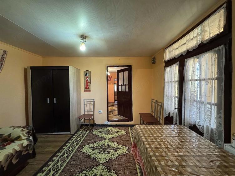 Casă cu 4 camere cu Teren 1153 Mp în Central