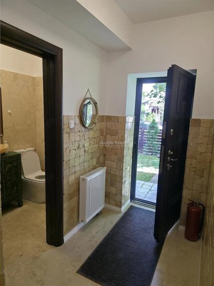 Casă cu 4 camere cu Teren 100 Mp în 1 Decembrie