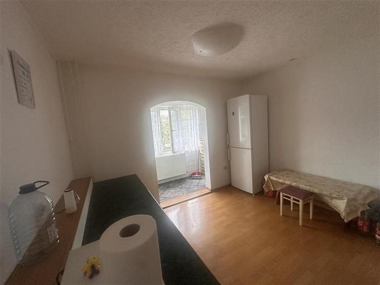 Apartament cu 2 camere decomandat, mobilat în Soarelui
