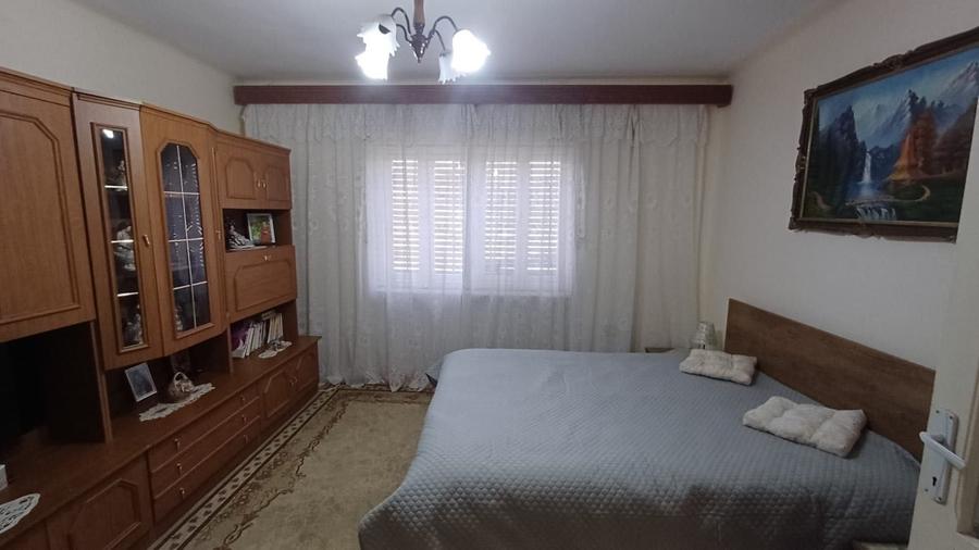 Casă cu 4 camere cu Teren 526 Mp în Vinerea