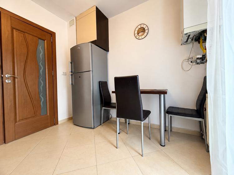 Apartament cu 2 camere decomandat în Soarelui