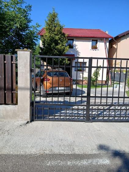 Casă cu 4 camere în Câmpineanca