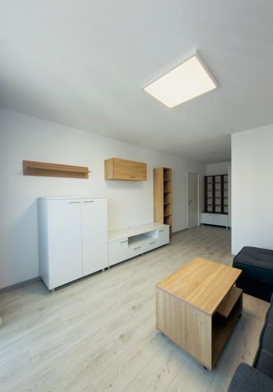 Apartament cu 2 camere decomandat în Tractorul