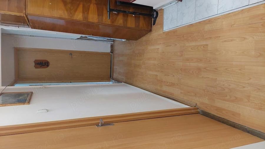 Apartament cu 4 camere decomandat în Lipovei