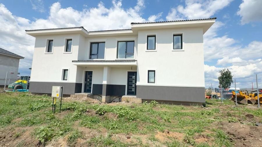 Duplex cu 4 camere cu Teren 300 Mp în Șura Mică