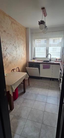 Apartament cu 2 camere decomandat, mobilat în Sânpetru