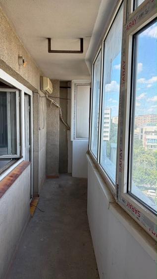 APARTAMENT 4 CAMERE - DECOMANDAT - METROU LUJERULUI - 3