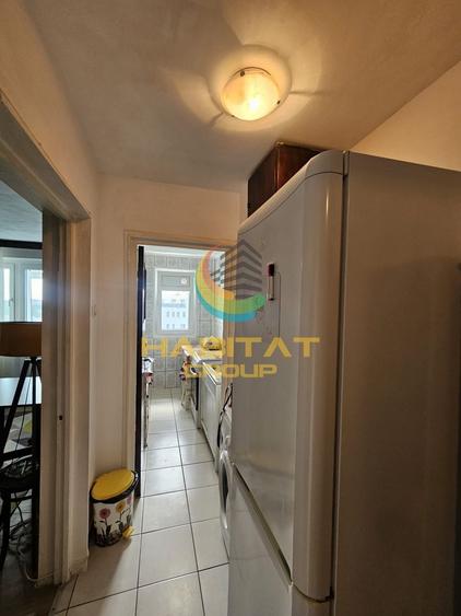 Apartament cu 3 camere semidecomandat în Berceni