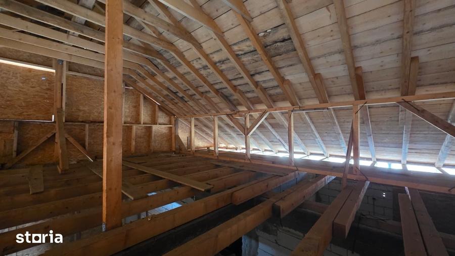 Casă cu 4 camere cu Teren 400 Mp în Câmpineanca