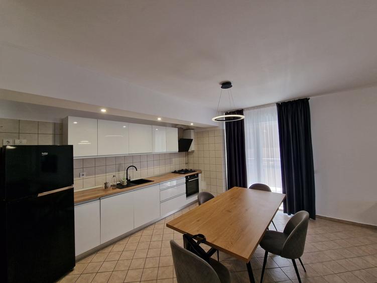 Apartament cu 3 camere decomandat, mobilat în Calea Călărașilor