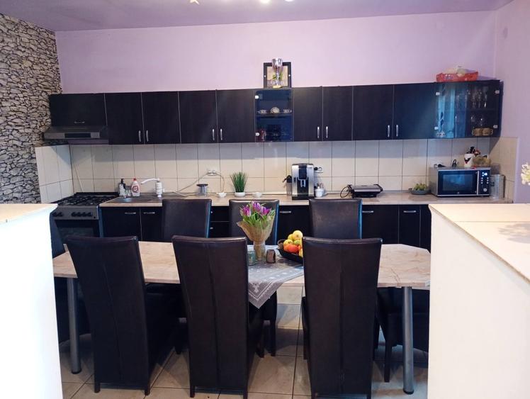 Casă individuală cu 5 camere cu Teren 800 Mp în Aluniș