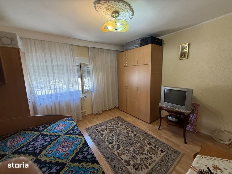 Garsonieră decomandată în Brătianu
