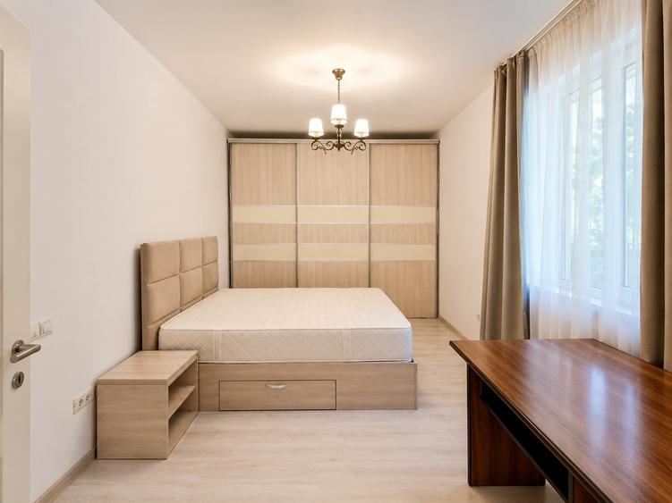 Apartament cu 3 camere semidecomandat, mobilat în Floreasca