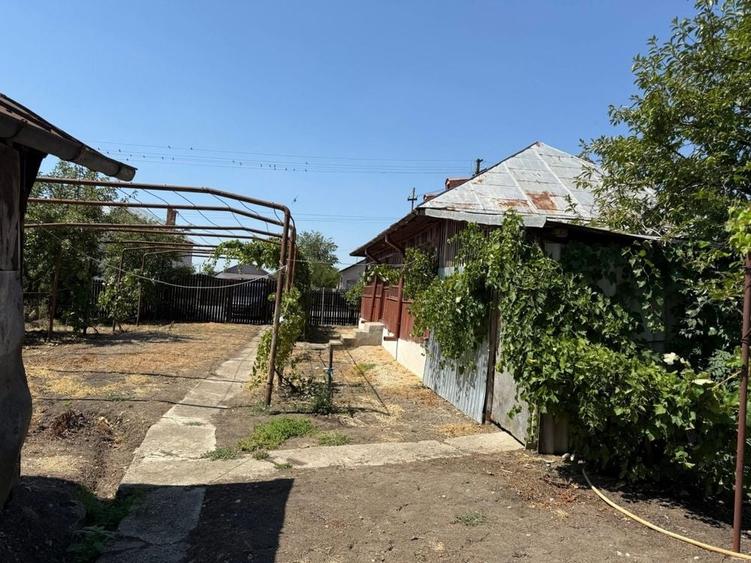 Casă cu 4 camere în Exterior Vest
