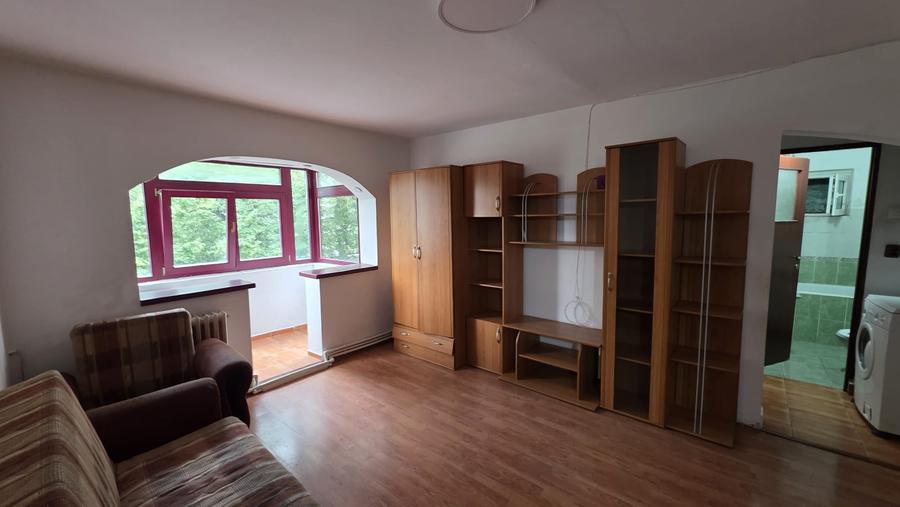 Apartament cu 2 camere semidecomandat în Vest