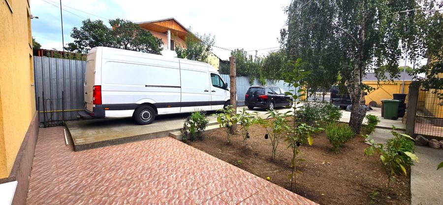 Casă individuală cu 7 camere cu Canalizare în Săftica