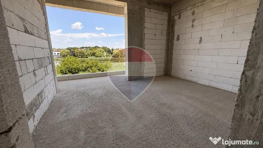 Casă cu 5 camere cu Teren 420 Mp în Corbeanca