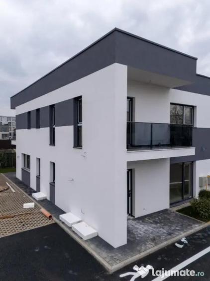 Casă cu 5 camere cu Teren 256 Mp în Florești