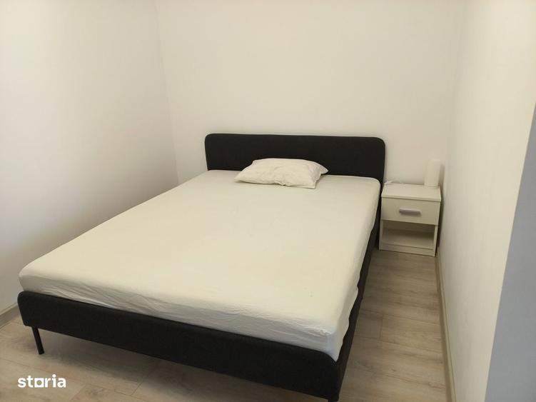 Garsonieră decomandată în Titan