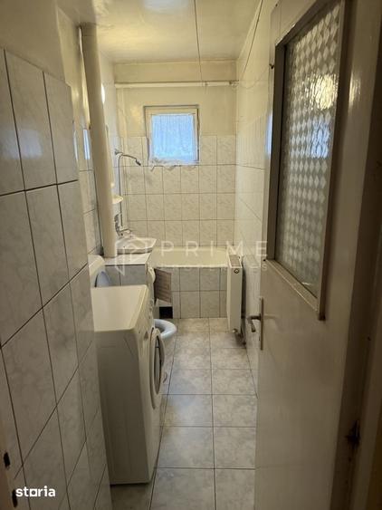 Apartament cu 2 camere nedecomandat în 22 Decembrie 1989