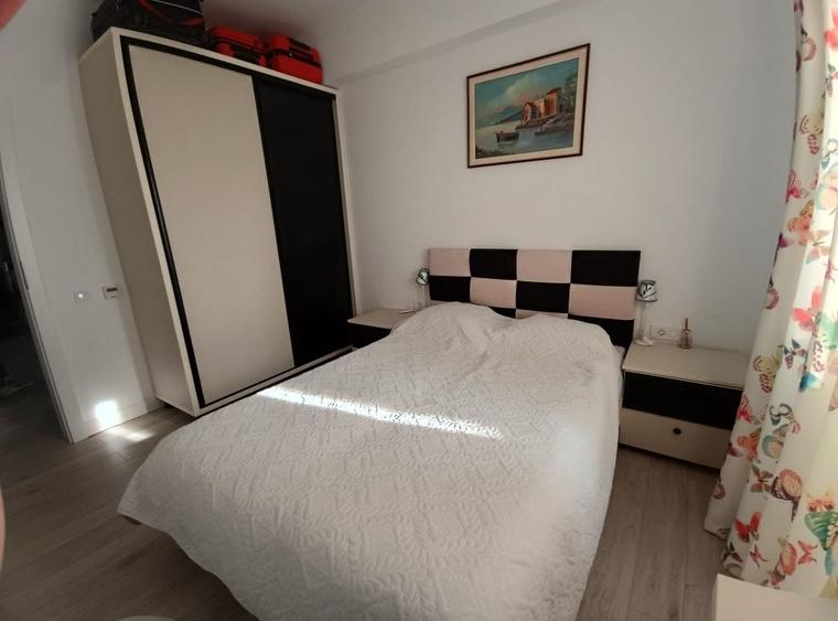 Apartament cu 3 camere decomandat în Cotu
