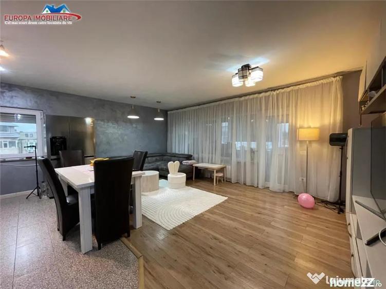 Apartament cu 3 camere decomandat în Central