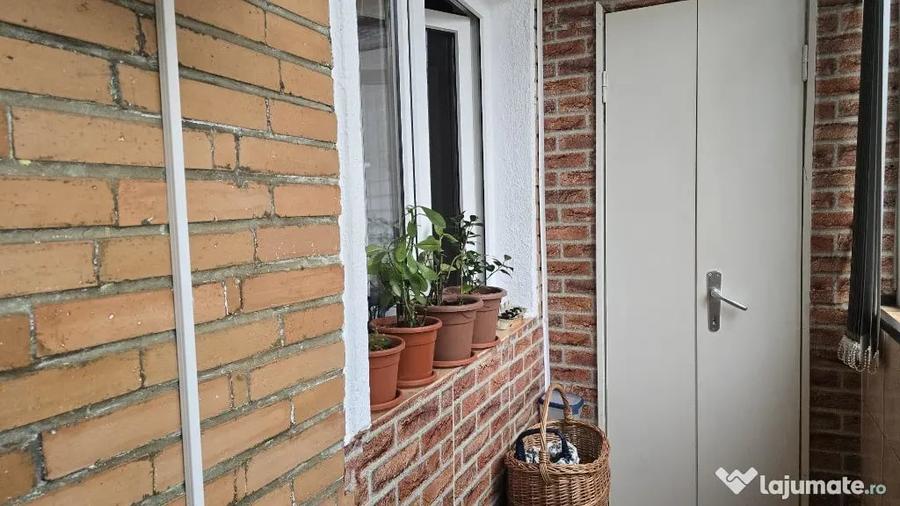 Apartament cu 3 camere decomandat în Decebal
