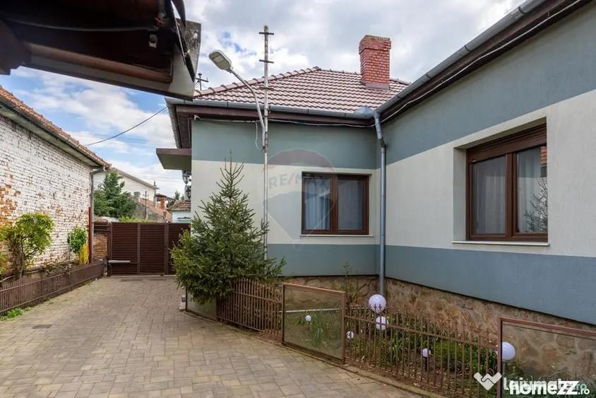 Casă cu 5 camere cu Teren 1085 Mp în Aradul Nou