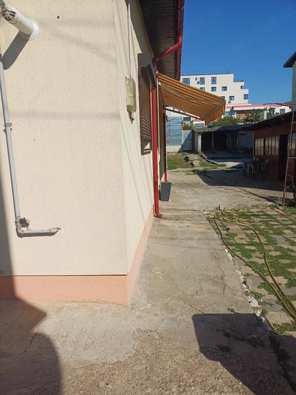 Casă cu 4 camere cu Teren 250 Mp în Exterior Vest