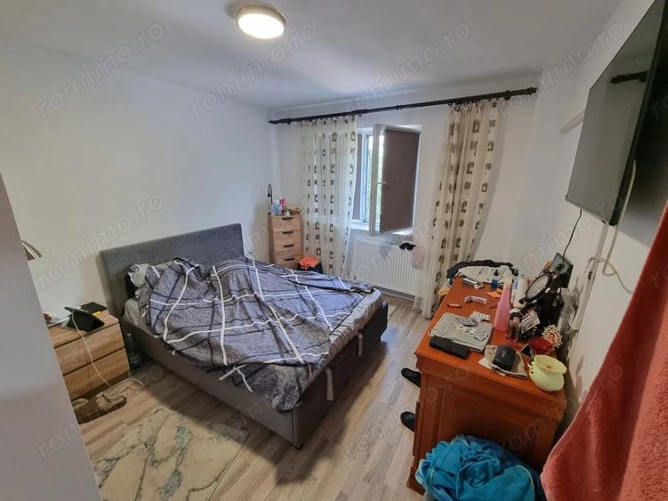Apartament cu 2 camere decomandat în Km 4