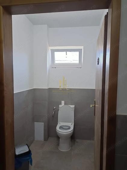 Spațiu comercial, de 600 mp, în Dumbrăveni