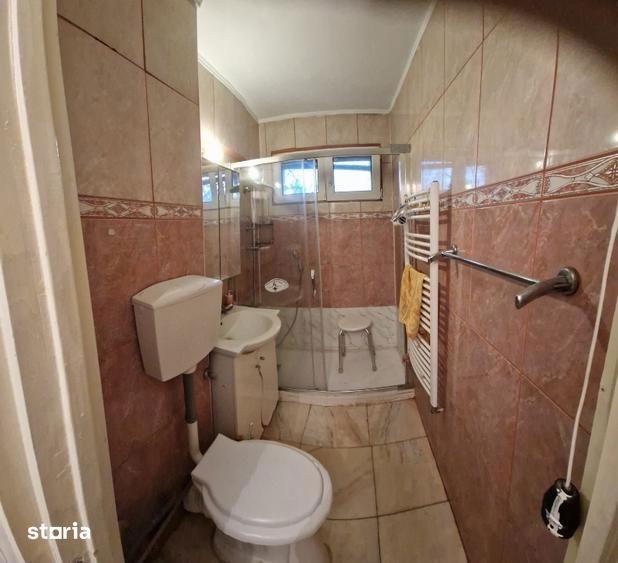 Apartament cu 3 camere semidecomandat, mobilat în Bucureștii Noi