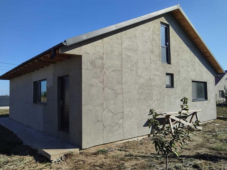 Casă cu 3 camere în Vasile Alecsandri