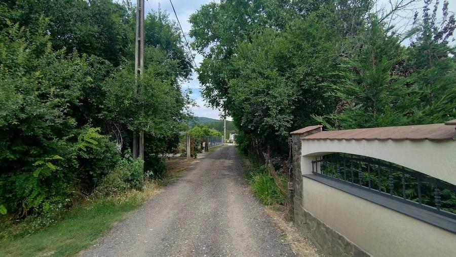 Teren de 2200 mp, în Olteni