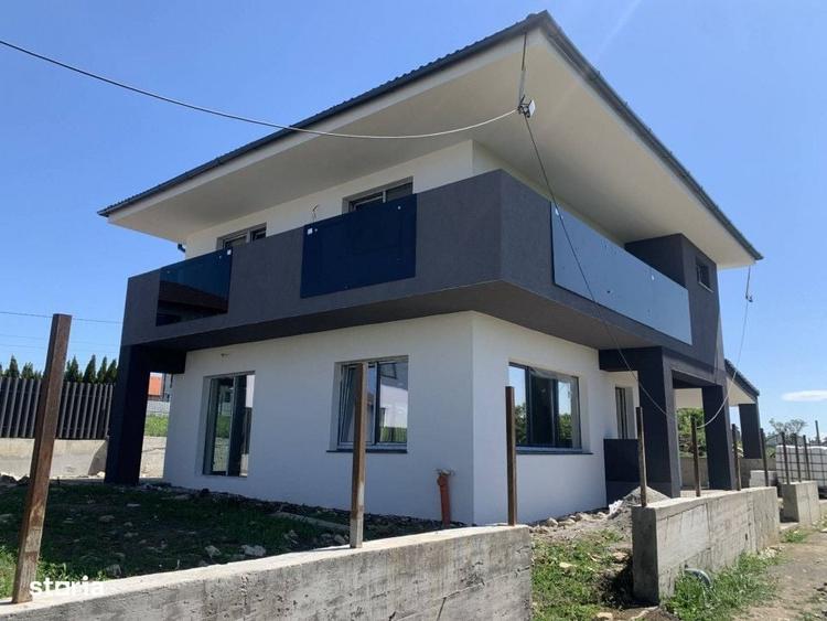 Casă cu 4 camere în Dezmir