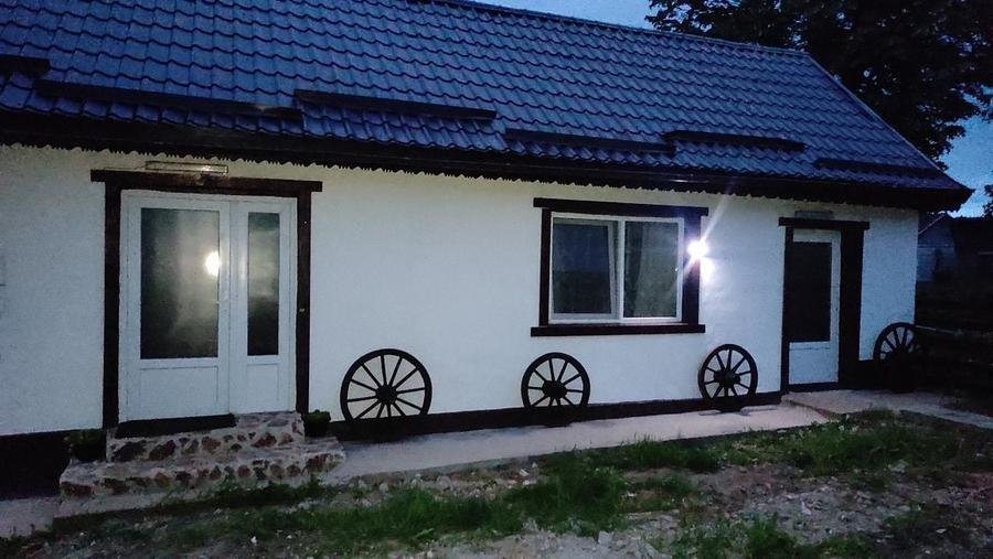 Casă cu 3 camere cu Teren 1600 Mp în Știnăpari